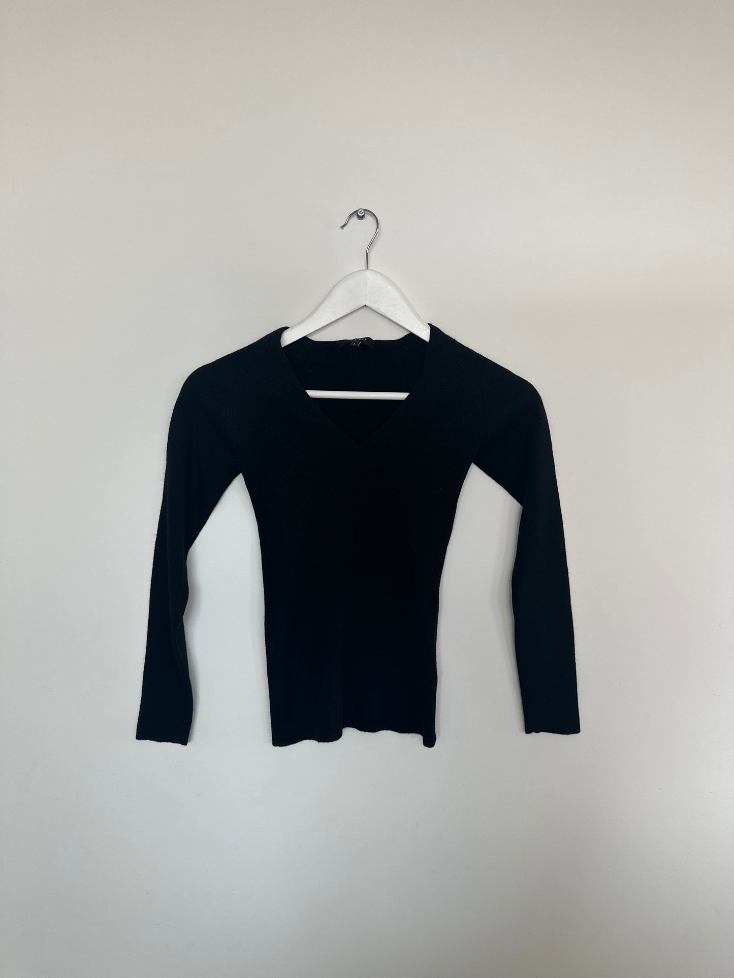 Gucci Wool Black V-neck Sweater Size Large Retail Price 700€