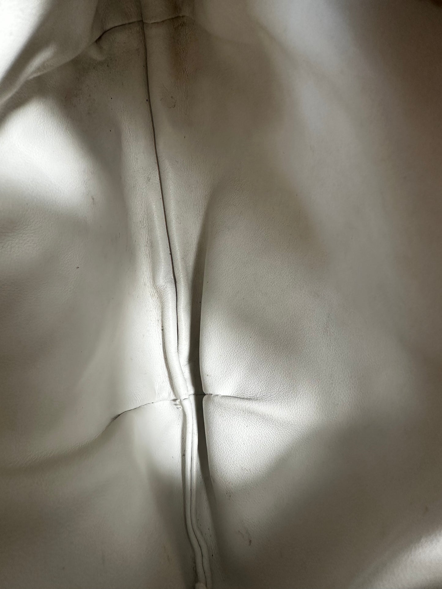 Bottega Veneta White 'Jodie' Bag In Leather RRP - 2,400€