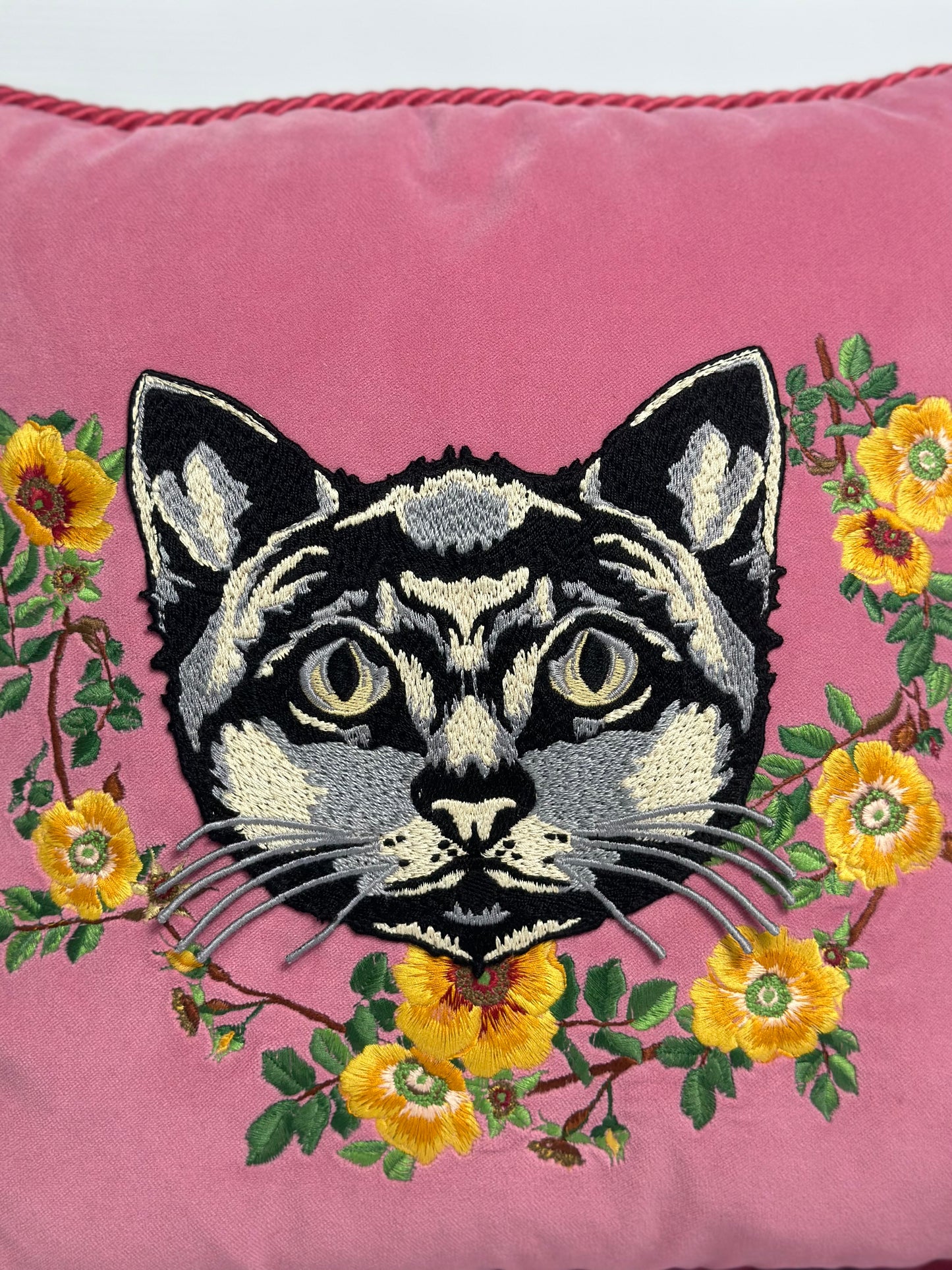 Gucci throw pillow clearance